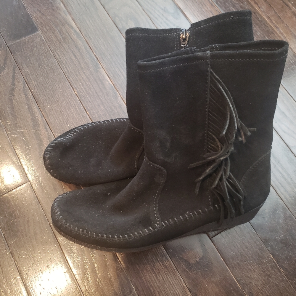 Women's Minnetonka booties